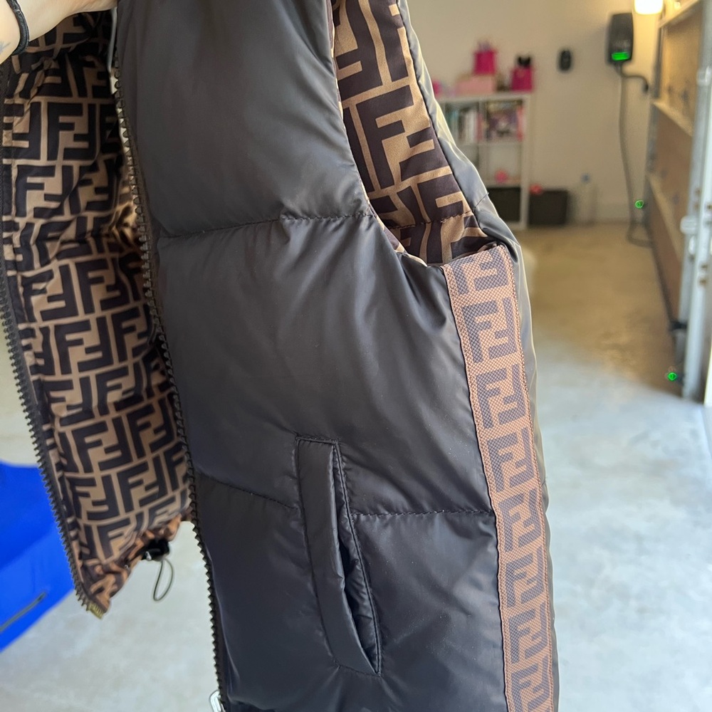 Fendi Brown & Black FF Logo Puffer Vest - Kids - Picture 7 of 7